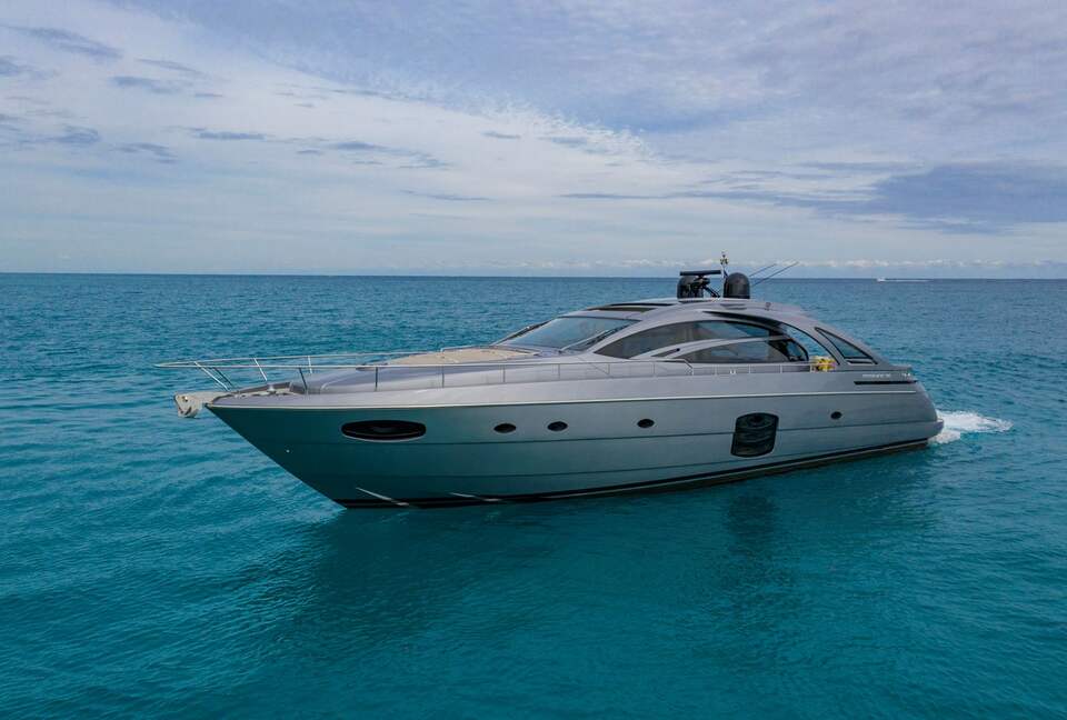 Iconic Hamptons Yacht Day Trips Aboard a 70-Foot Pershing - Middletown, Connecticut