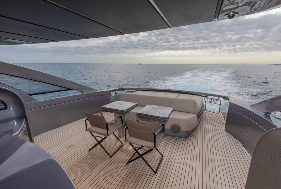 Iconic Hamptons Yacht Day Trips Aboard a 70-Foot Pershing - Middletown, Connecticut