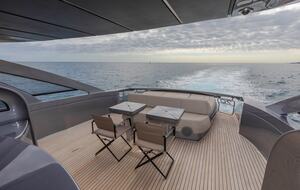 Iconic Hamptons Yacht Day Trips Aboard a 70-Foot Pershing - Middletown, Connecticut