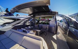 Iconic Hamptons Yacht Day Trips Aboard a 70-Foot Pershing