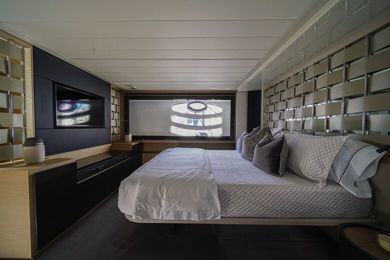 Iconic Hamptons Yacht Day Trips Aboard a 70-Foot Pershing - Middletown, Connecticut