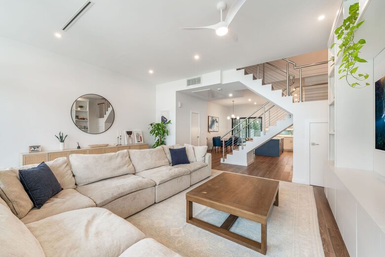 Contemporary Coastal Home in Grand Cayman - George Town, Cayman Islands