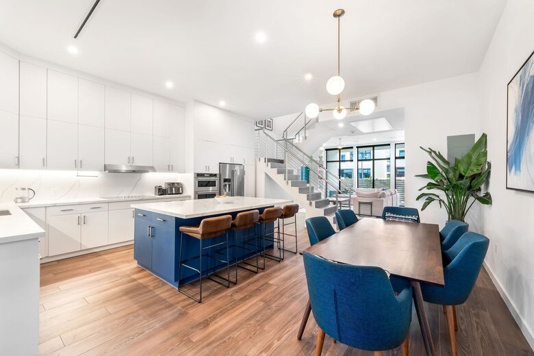 Contemporary Coastal Home in Grand Cayman - George Town, Cayman Islands