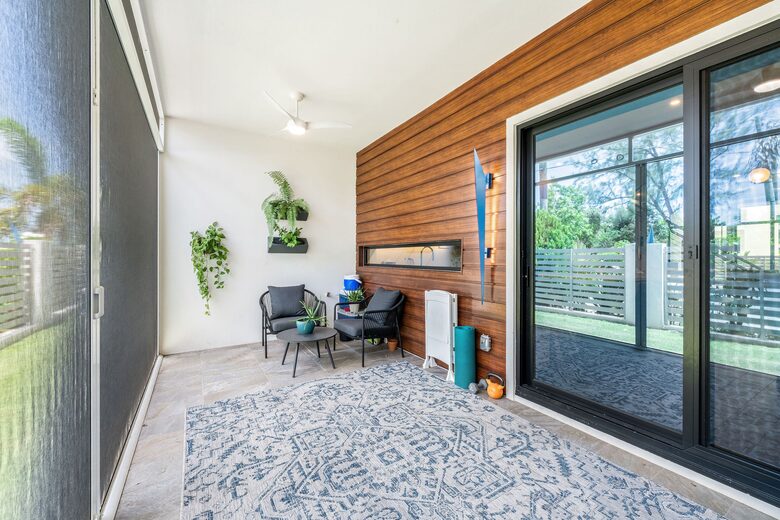 Contemporary Coastal Home in Grand Cayman - George Town, Cayman Islands