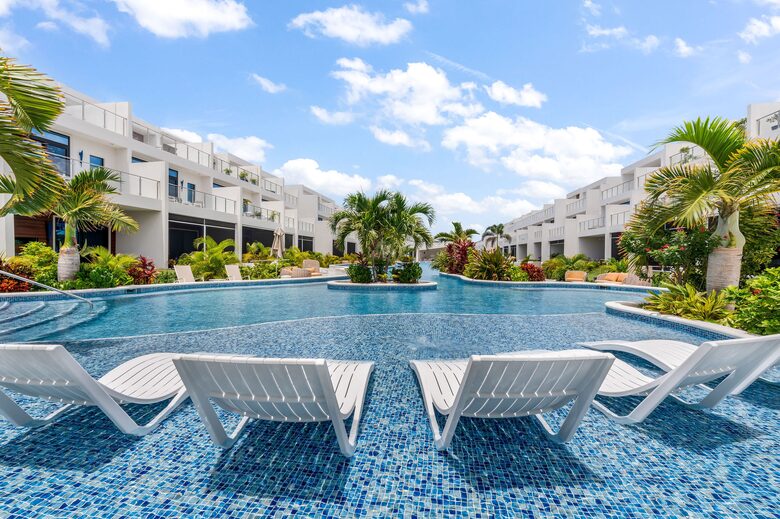 Contemporary Coastal Home in Grand Cayman - George Town, Cayman Islands