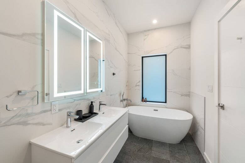 Contemporary Coastal Home in Grand Cayman - George Town, Cayman Islands
