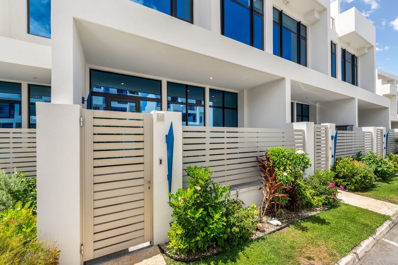Contemporary Coastal Home in Grand Cayman - George Town, Cayman Islands