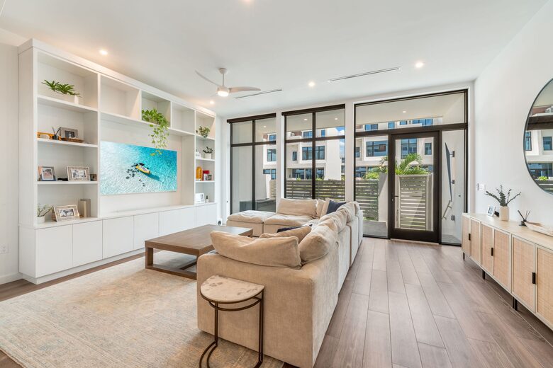 Contemporary Coastal Home in Grand Cayman - George Town, Cayman Islands