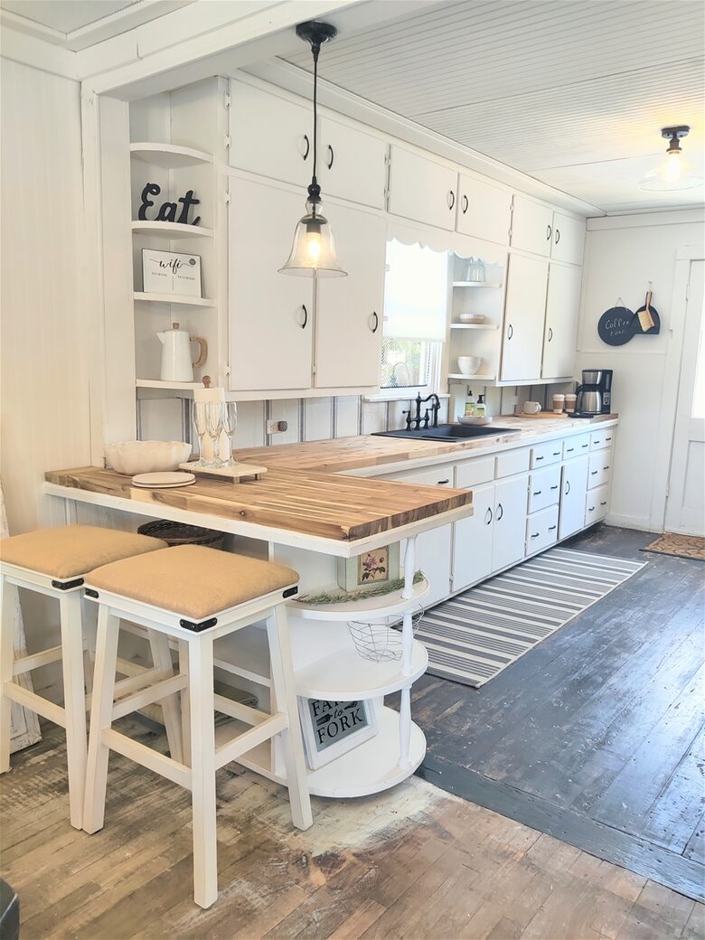Country Olive Grove Bunkhouse and Bungalow - Fredericksburg, Texas