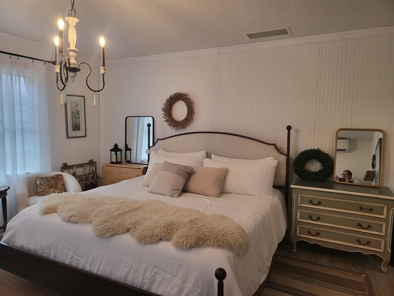 Country Olive Grove Bunkhouse and Bungalow - Fredericksburg, Texas