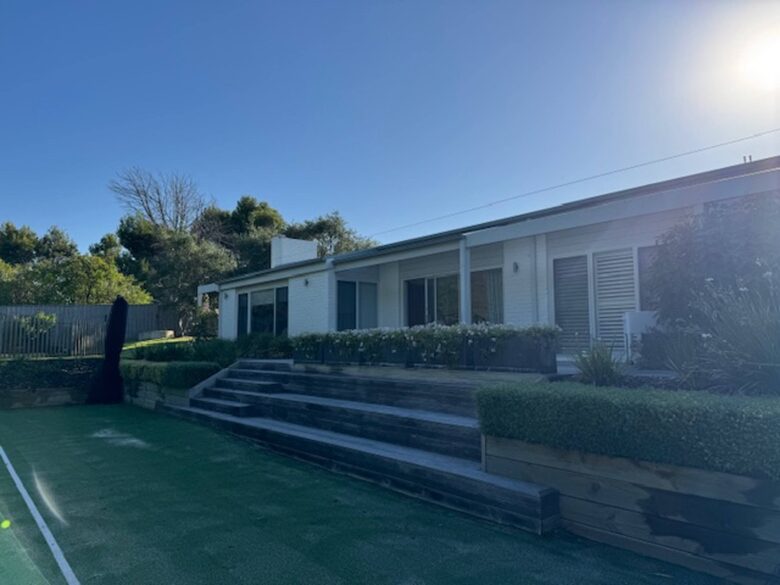 Portsea Garden Estate with Pool & Tennis Court - Melbourne, Australia