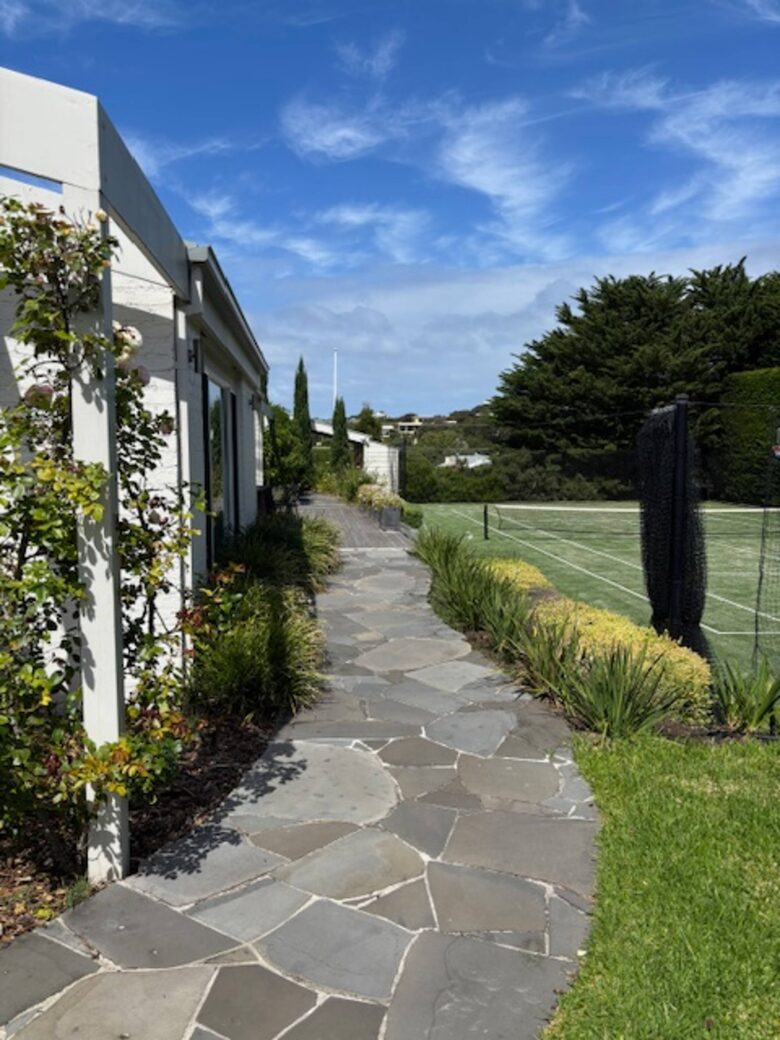 Portsea Garden Estate with Pool & Tennis Court - Melbourne, Australia