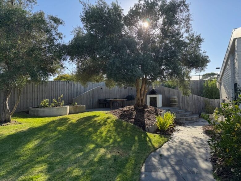 Portsea Garden Estate with Pool & Tennis Court - Melbourne, Australia