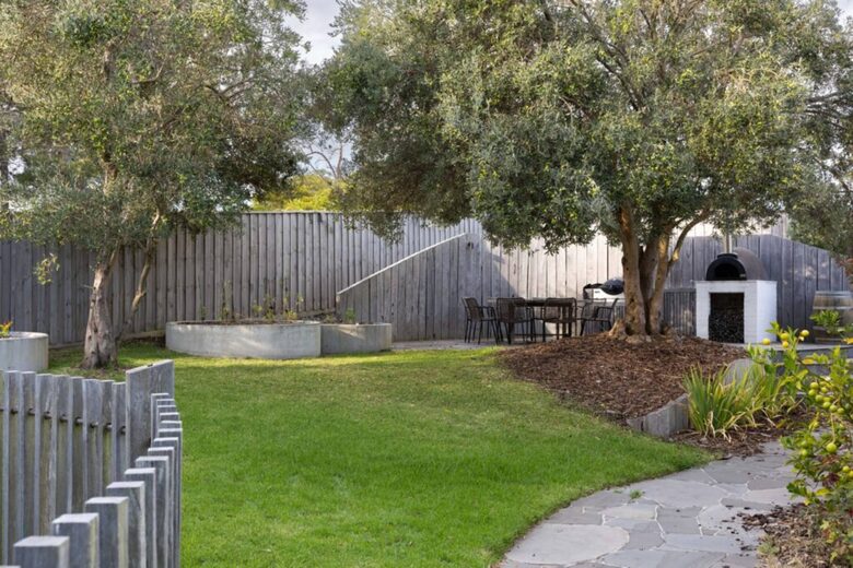 Portsea Garden Estate with Pool & Tennis Court - Melbourne, Australia