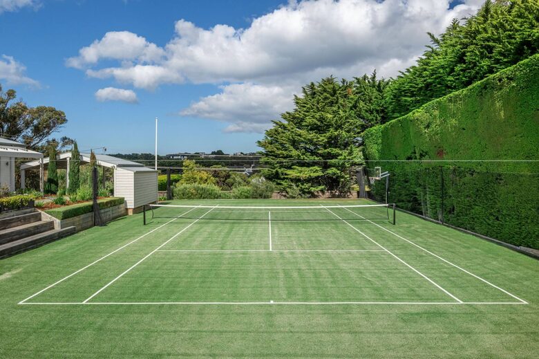 Portsea Garden Estate with Pool & Tennis Court - Melbourne, Australia