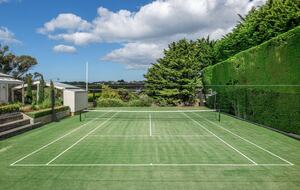 Portsea Garden Estate with Pool & Tennis Court - Melbourne, Australia