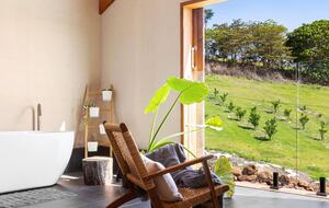 Luxury Hinterland Escape on 200 Acres - The Barn Retreat - Coolgardie, Australia