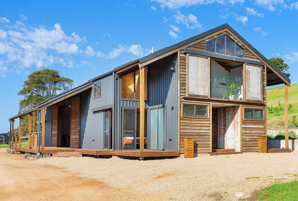 Luxury Hinterland Escape on 200 Acres - The Barn Retreat - Coolgardie, Australia