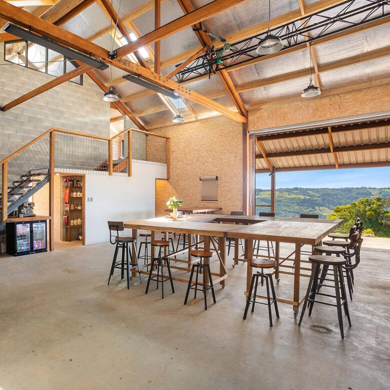 Luxury Hinterland Escape on 200 Acres - The Barn Retreat - Coolgardie, Australia