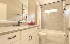Contemporary Orlando Escape with Screened Pool - Davenport, Florida