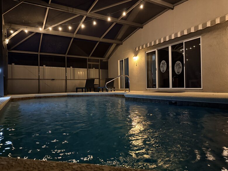 Contemporary Orlando Escape with Screened Pool - Davenport, Florida