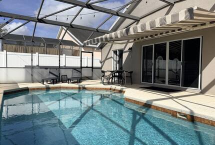 Contemporary Orlando Escape with Screened Pool - Davenport, Florida