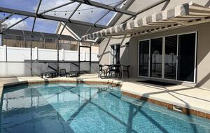 Contemporary Orlando Escape with Screened Pool - Davenport, Florida
