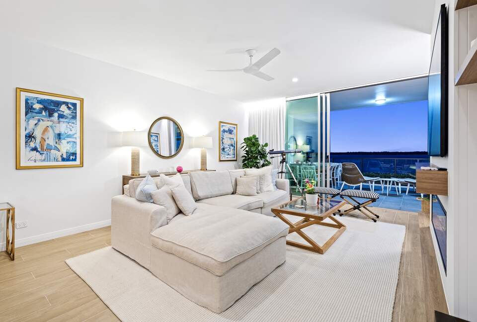 Elegant Waterfront Living on Ephraim Island - Gold Coast, Australia