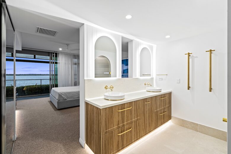 Elegant Waterfront Living on Ephraim Island - Gold Coast, Australia