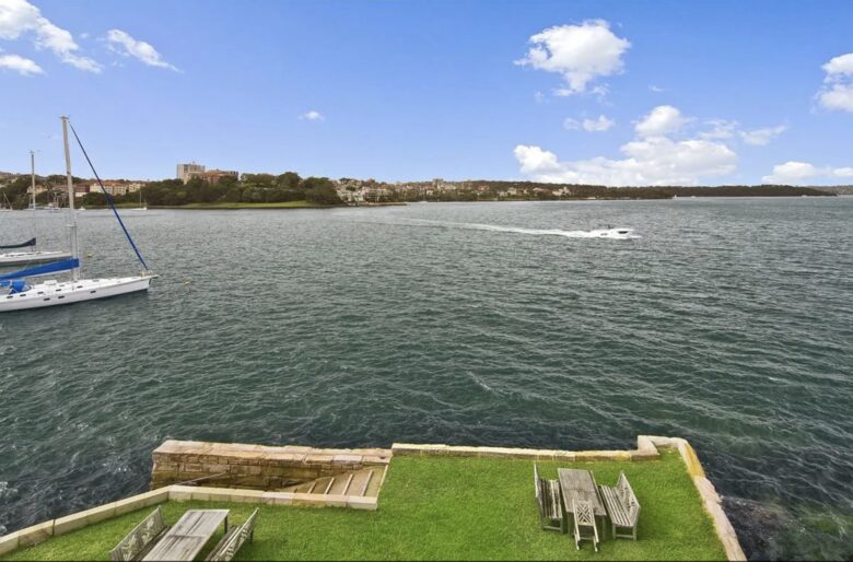 Kirribilli Harbour View Retreat - Sydney, Australia
