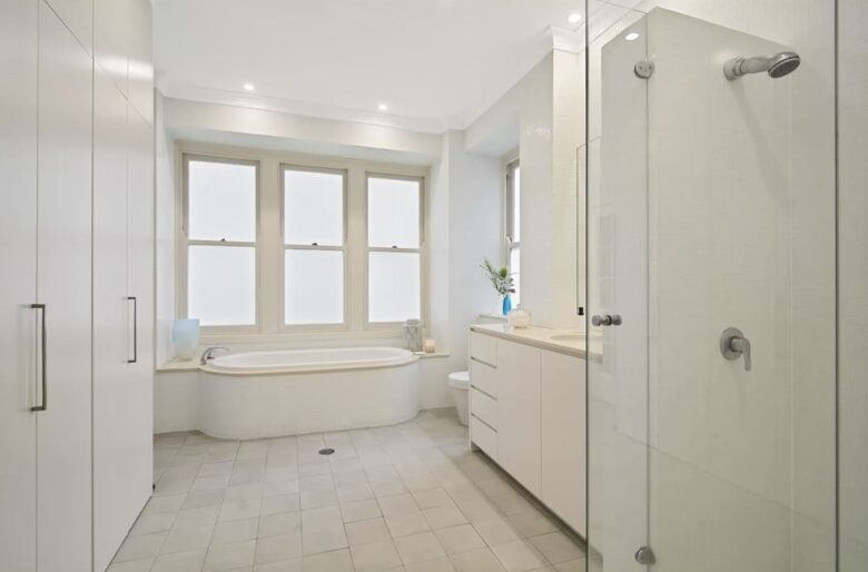 Kirribilli Harbour View Retreat - Sydney, Australia