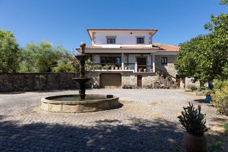 Countryside Estate with Lake and Pastures - Barbudo, Portugal
