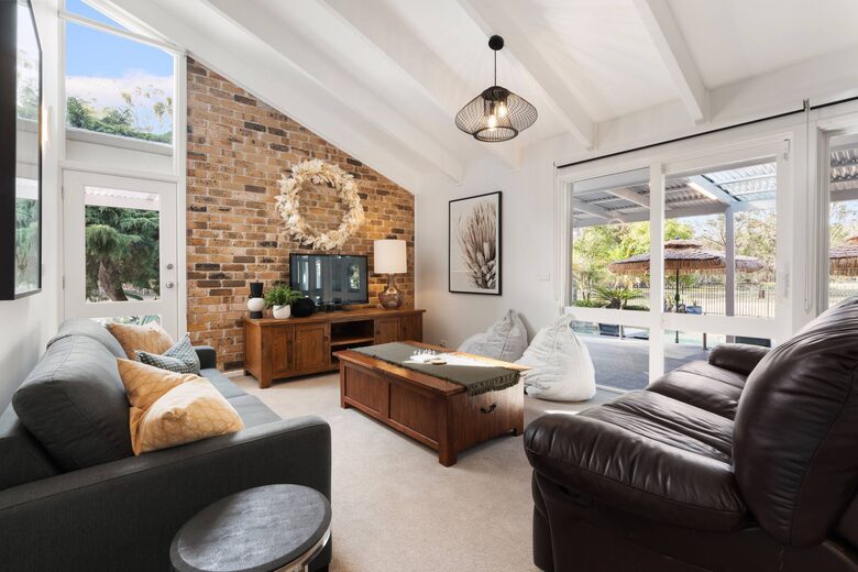 Pitt Town Estate with Mineral Pool and Putting Green - Pitt Town, Australia