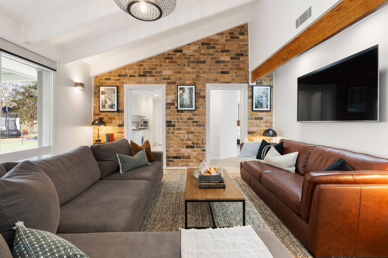 Pitt Town Estate with Mineral Pool and Putting Green - Pitt Town, Australia