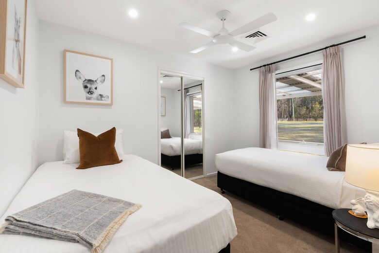 Pitt Town Estate with Mineral Pool and Putting Green - Pitt Town, Australia
