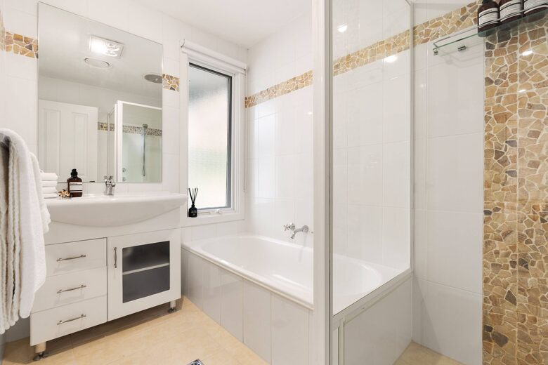 Pitt Town Estate with Mineral Pool and Putting Green - Pitt Town, Australia