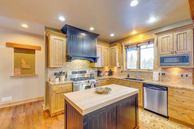 Ski-In/Ski-Out Mountain Retreat at Tamarack - Donnelly, Idaho