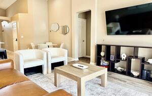 Contemporary Orlando Escape with Screened Pool - Davenport, Florida