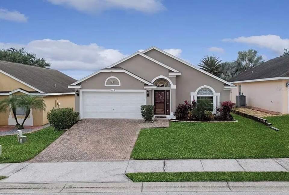 Contemporary Orlando Escape with Screened Pool - Davenport, Florida