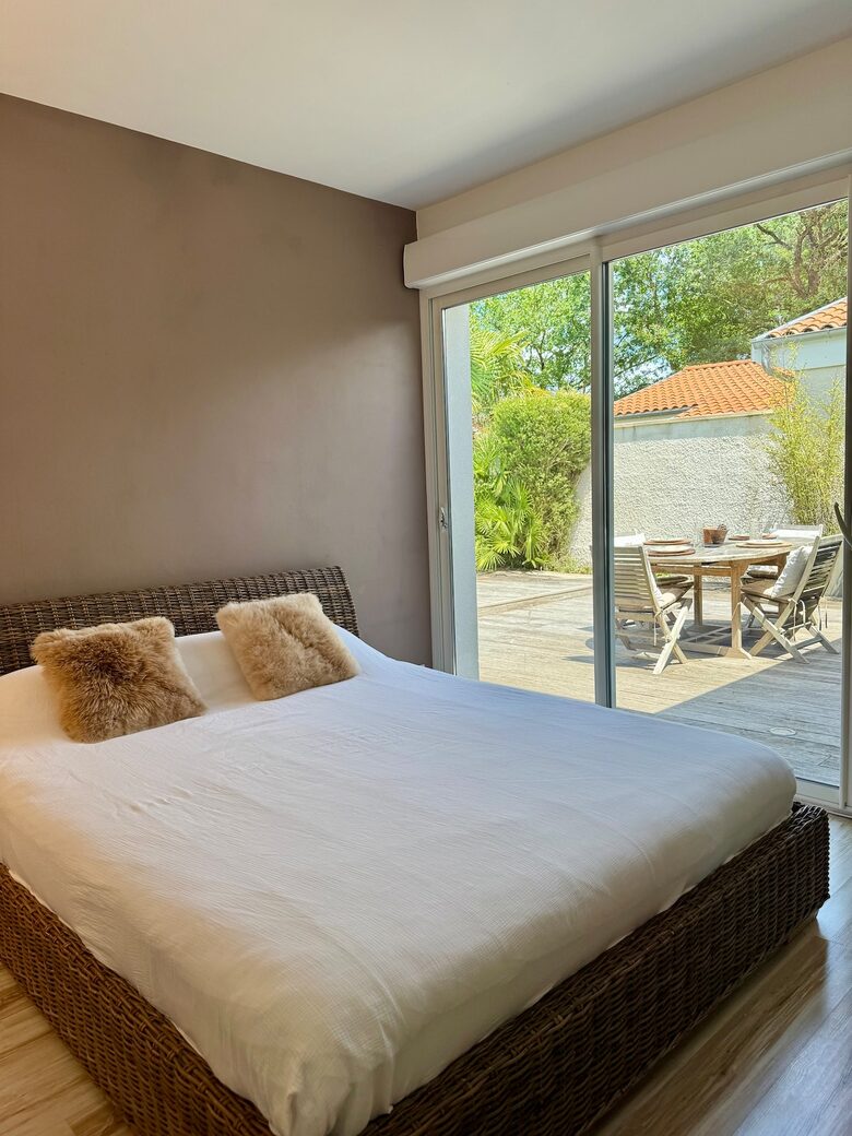 Modern Escape between Bordeaux and the Atlantic - Le Taillan-Médoc, France