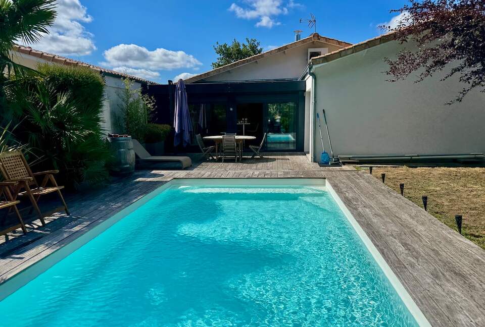 Modern Escape between Bordeaux and the Atlantic - Le Taillan-Médoc, France
