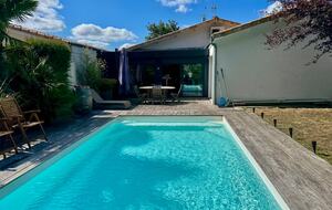 Modern Escape between Bordeaux and the Atlantic - Le Taillan-Médoc, France