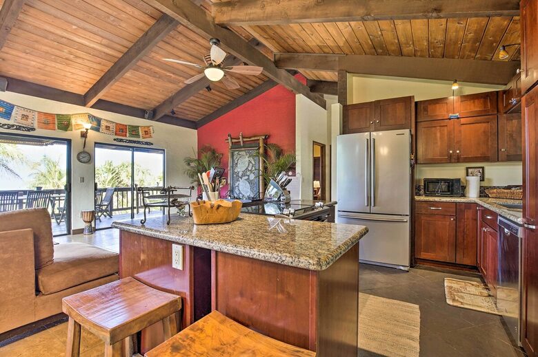 Ocean-View Kona Retreat with Private Hot Tub - Kailua Kona, Hawaii