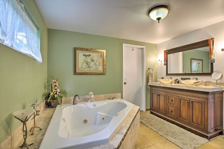 Ocean-View Kona Retreat with Private Hot Tub - Kailua Kona, Hawaii