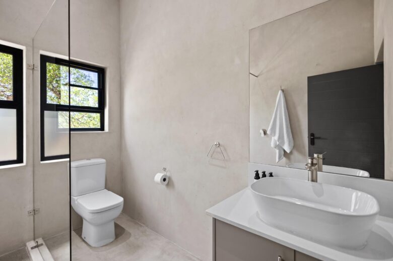 The Bush Den - Hoedspruit, South Africa