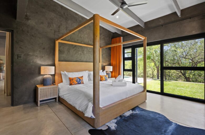The Bush Den - Hoedspruit, South Africa