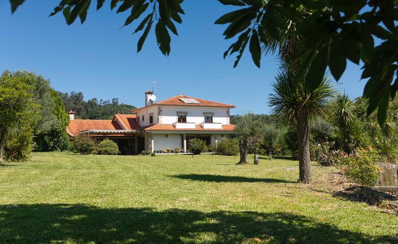 Countryside Estate with Lake and Pastures - Barbudo, Portugal
