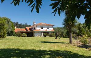 Countryside Estate with Lake and Pastures - Barbudo, Portugal