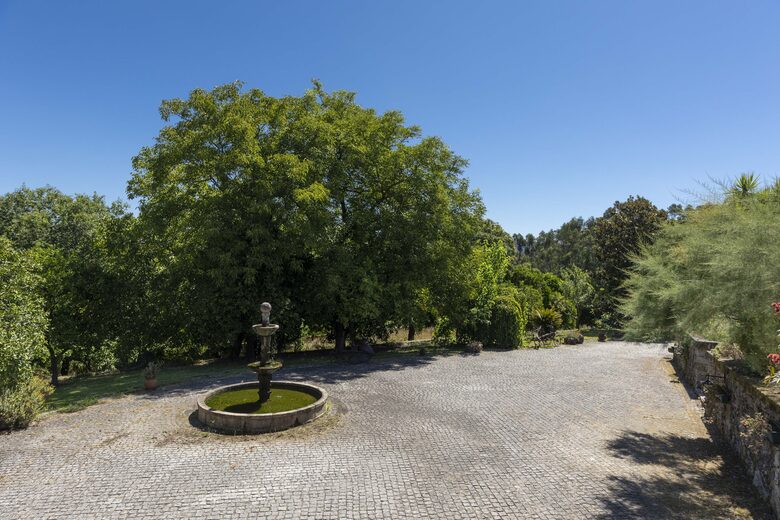Countryside Estate with Lake and Pastures - Barbudo, Portugal