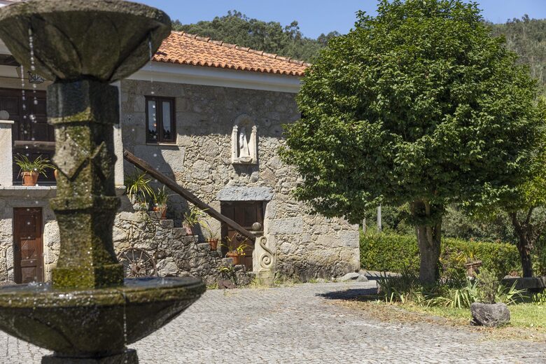 Countryside Estate with Lake and Pastures - Barbudo, Portugal